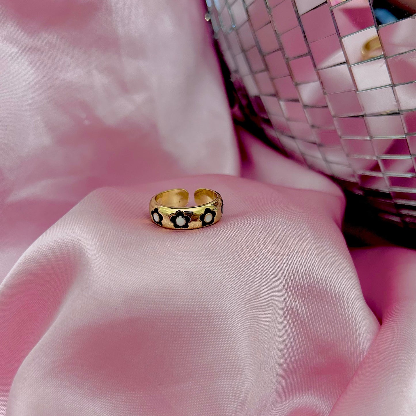 Black Flower Gold Ring