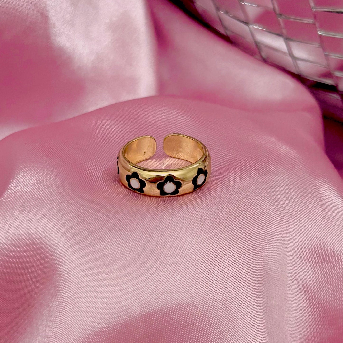 Black Flower Gold Ring