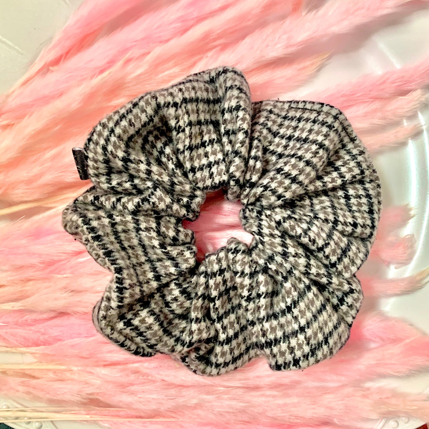 Roslyn Houndstooth XL & XXL Scrunchie