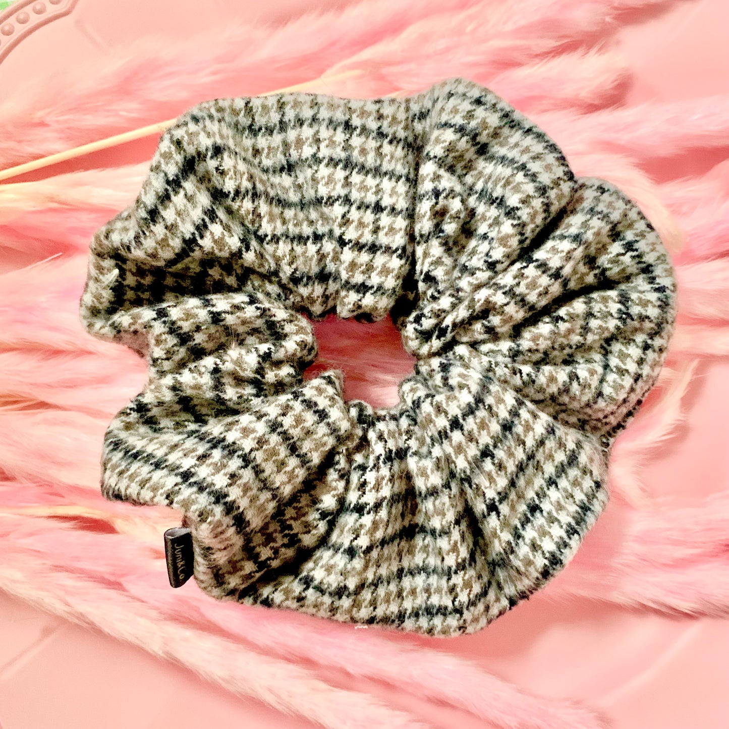 Roslyn Houndstooth XL & XXL Scrunchie