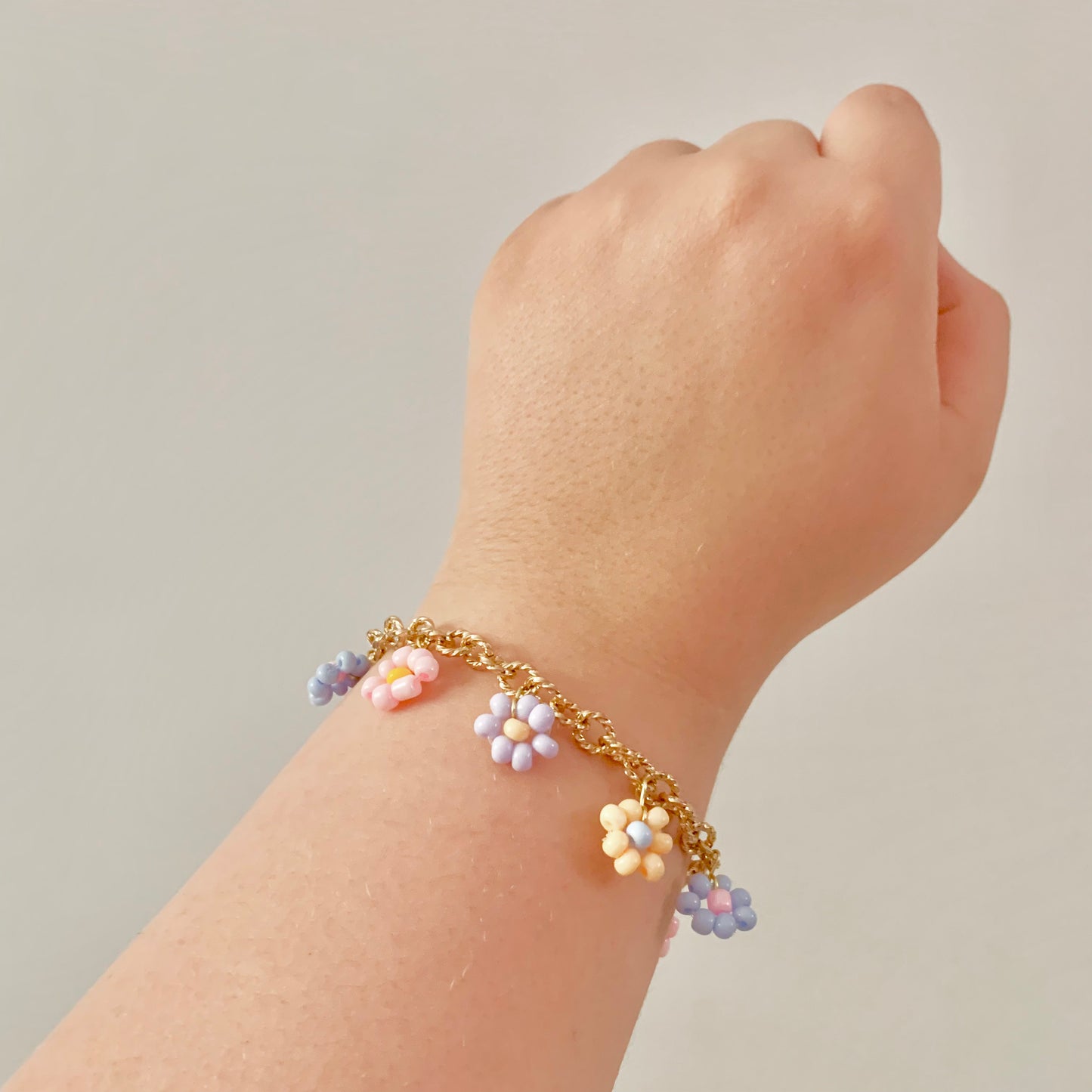 Pastel Chunky Daisy Chain Charm Bracelet