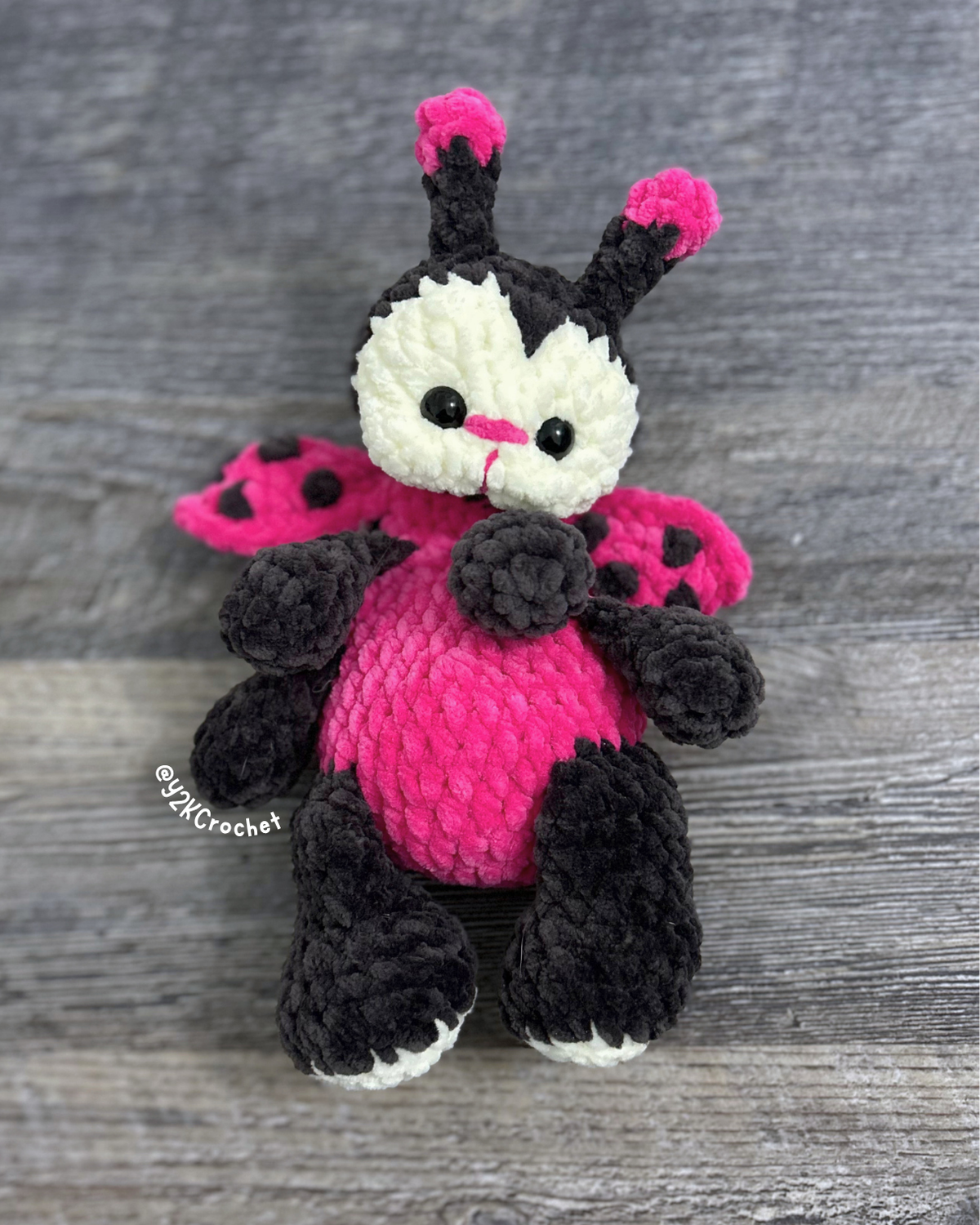 DIGITAL PATTERN: Lola the Ladybug - Amigurumi Bug Crochet Pattern